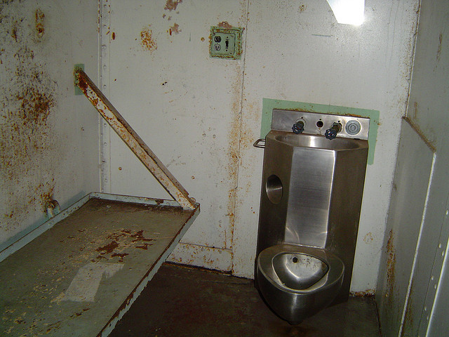 https://guernicamag.com/wp-content/uploads/2014/09/Moundsville-penitentiaryldysw357.jpg